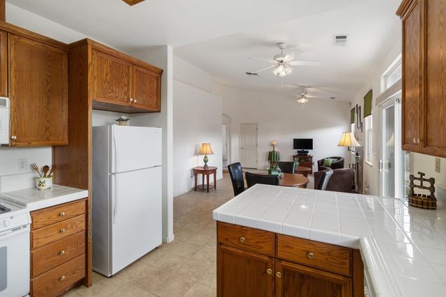 702 Pleasant Valley Dr, Ione, CA 95640