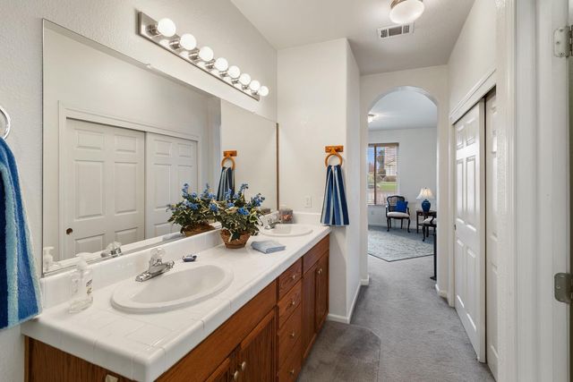 702 Pleasant Valley Dr, Ione, CA 95640