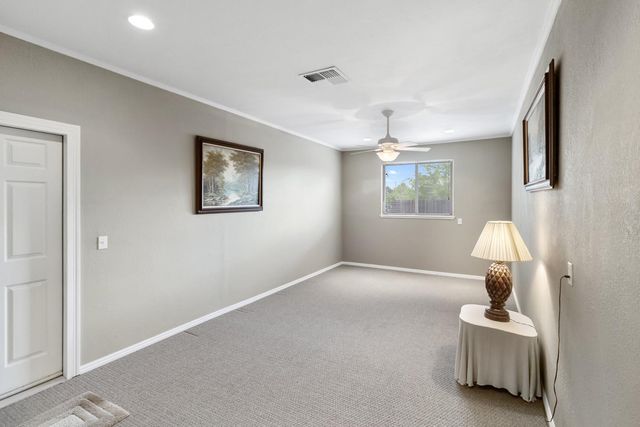 702 Pleasant Valley Dr, Ione, CA 95640