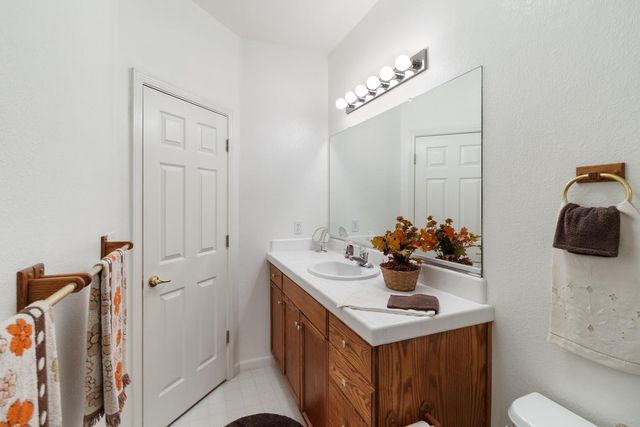 702 Pleasant Valley Dr, Ione, CA 95640