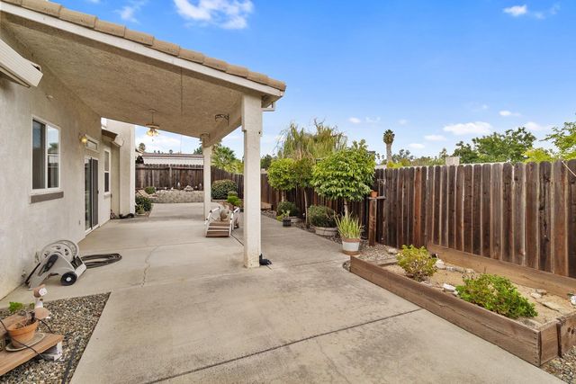 702 Pleasant Valley Dr, Ione, CA 95640