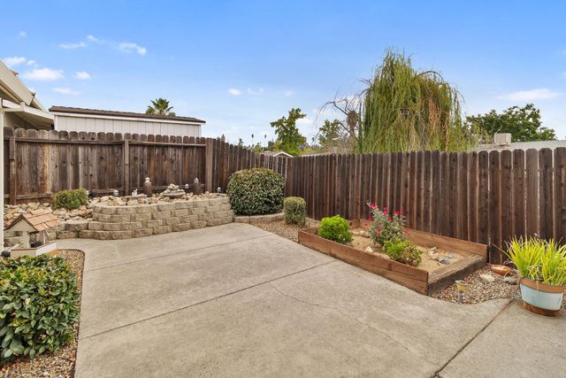 702 Pleasant Valley Dr, Ione, CA 95640