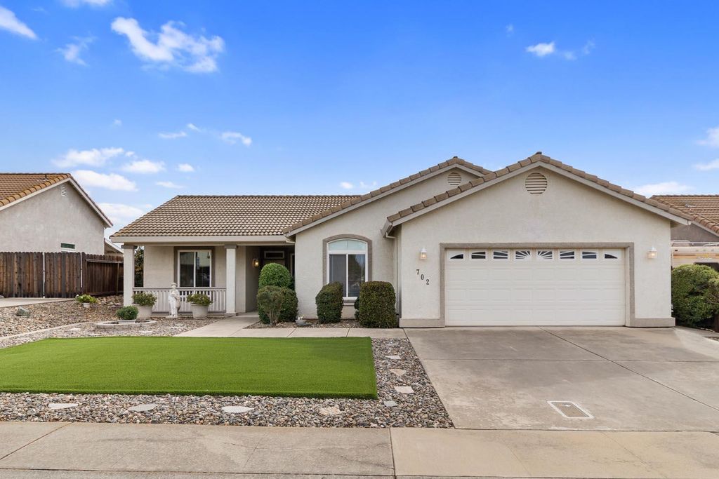 702 Pleasant Valley Dr, Ione, CA 95640