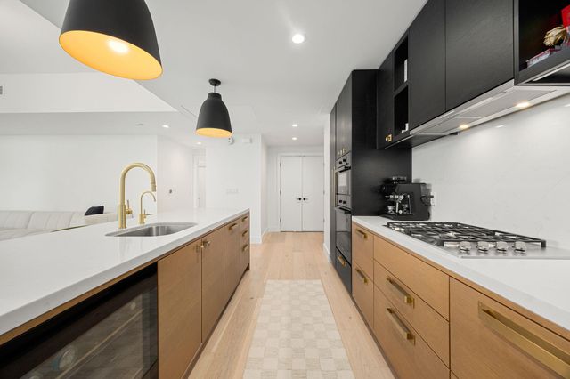 70 Rainey ST 2001, Austin, TX 78701