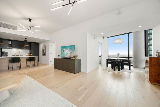 70 Rainey ST 2001, Austin, TX 78701