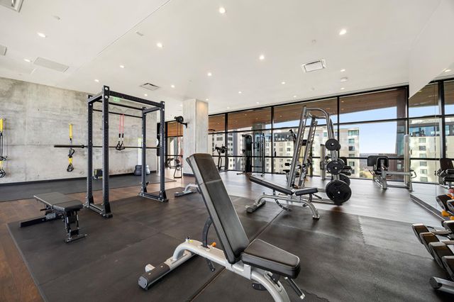 70 Rainey ST 2001, Austin, TX 78701