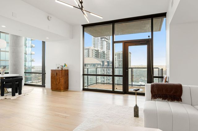 70 Rainey ST 2001, Austin, TX 78701