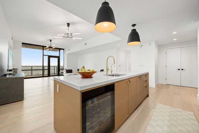 70 Rainey ST 2001, Austin, TX 78701