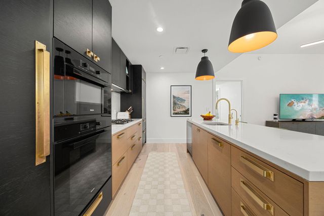 70 Rainey ST 2001, Austin, TX 78701