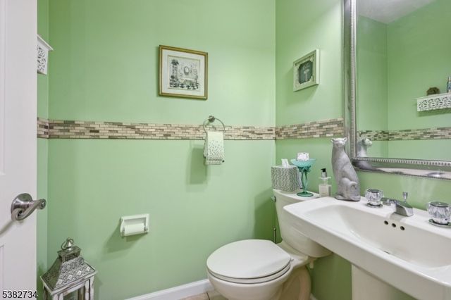 22 Cedarwood Ter., Woodland Park, NJ 07424