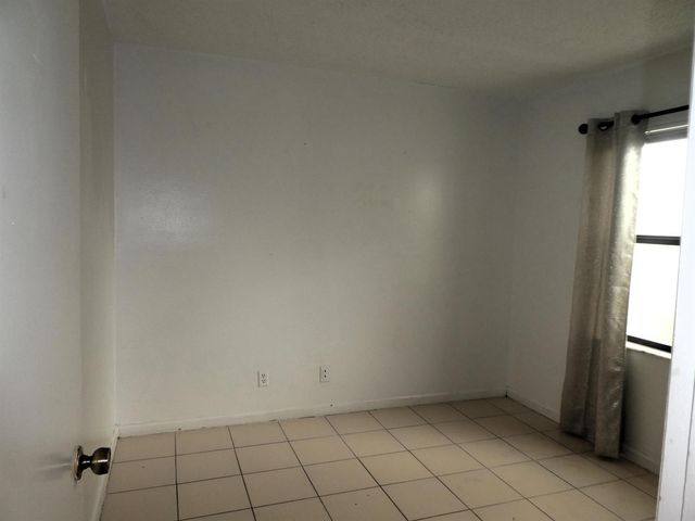 7149 Golf Colony Court 102, Lake Worth, FL 33467