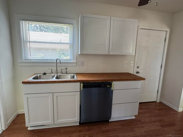 23726 Carlington Drive, Mt Clemens, MI 48036