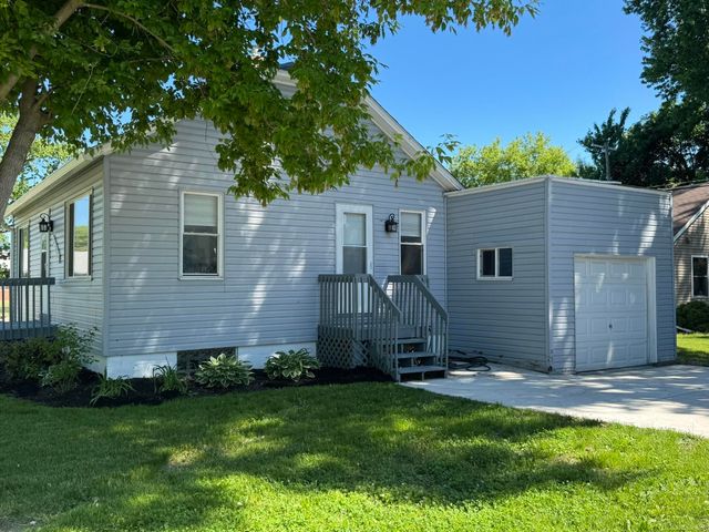 23726 Carlington Drive, Mt Clemens, MI 48036