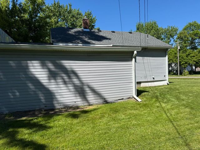 23726 Carlington Drive, Mt Clemens, MI 48036