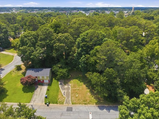 1796 Hunting Creek Lane SE, Conyers, GA 30013