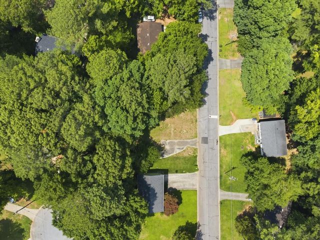 1796 Hunting Creek Lane SE, Conyers, GA 30013