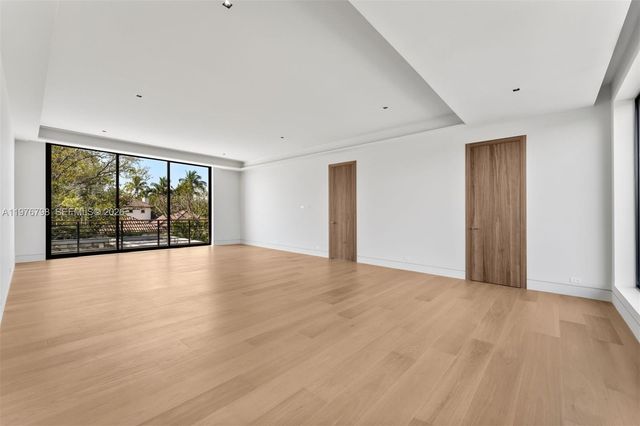 8755 SW 54th Ave, Miami, FL 33143