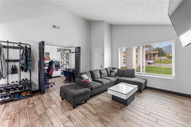 2183 Applegate, Corona, CA 92882