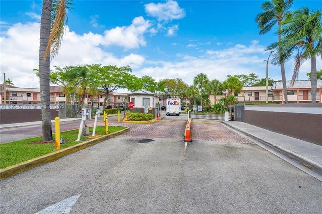 870 NE 207TH Terrace 204-9, Miami, FL 33179