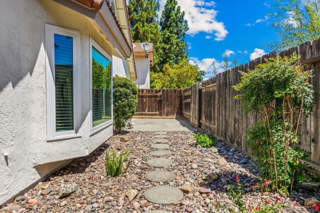 2102 Amorosa Glen, Escondido, CA 92026