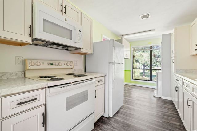 2000 Greens Blvd Apt 18D, Myrtle Beach, SC 29577
