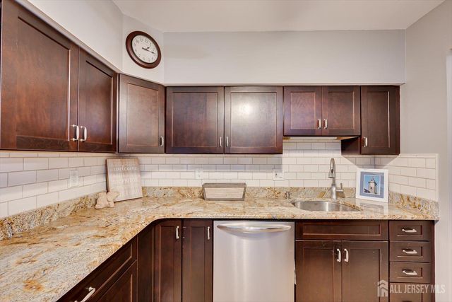 7 Kansas Court, Old Bridge, NJ 07747