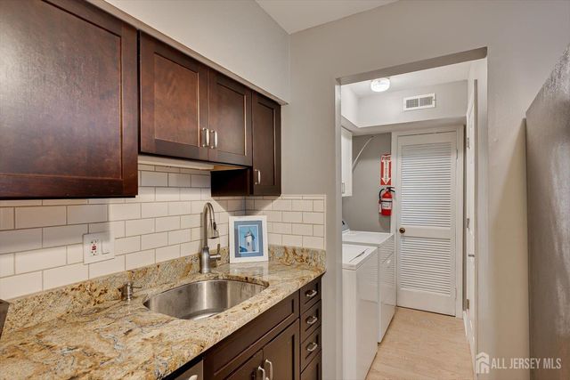 7 Kansas Court, Old Bridge, NJ 07747