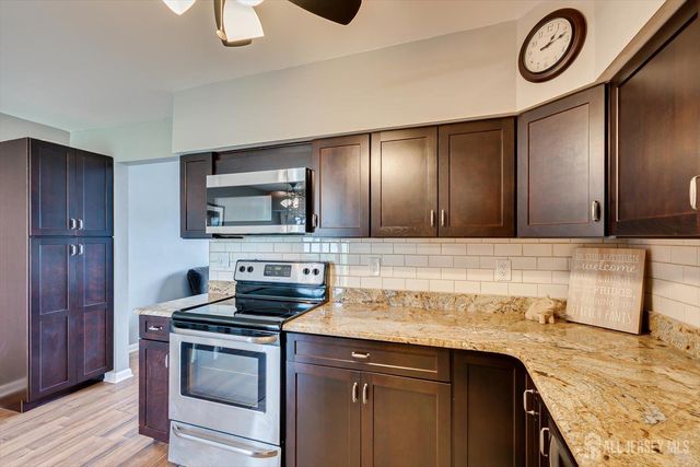 7 Kansas Court, Old Bridge, NJ 07747