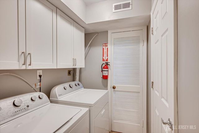 7 Kansas Court, Old Bridge, NJ 07747