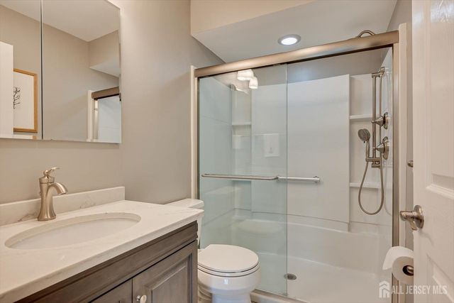 7 Kansas Court, Old Bridge, NJ 07747