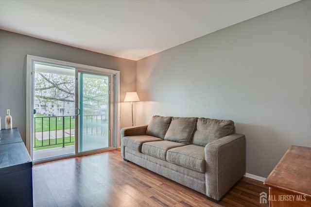 7 Kansas Court, Old Bridge, NJ 07747