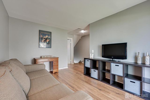 7 Kansas Court, Old Bridge, NJ 07747