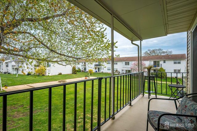 7 Kansas Court, Old Bridge, NJ 07747