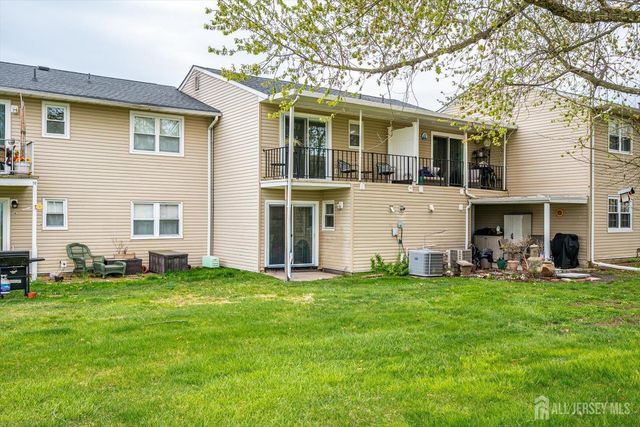 7 Kansas Court, Old Bridge, NJ 07747