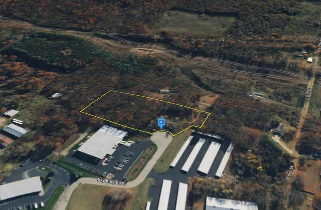 3883 Sky King Boulevard, Kalamazoo, MI 49009