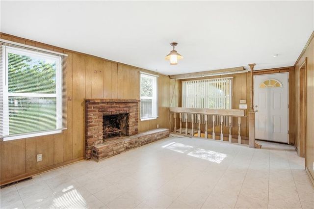 5619 FARROW Avenue, Kansas City, KS 66104