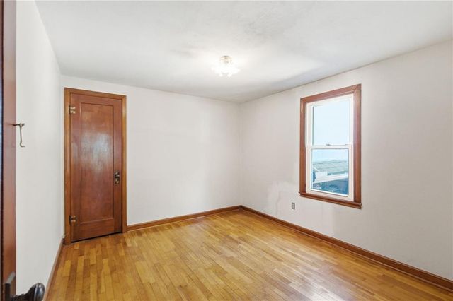 5619 FARROW Avenue, Kansas City, KS 66104