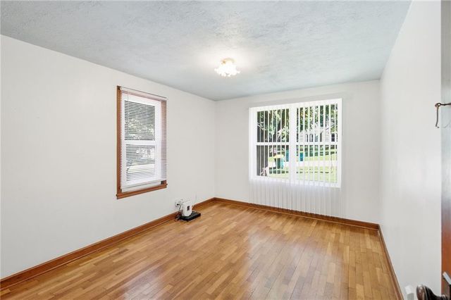 5619 FARROW Avenue, Kansas City, KS 66104