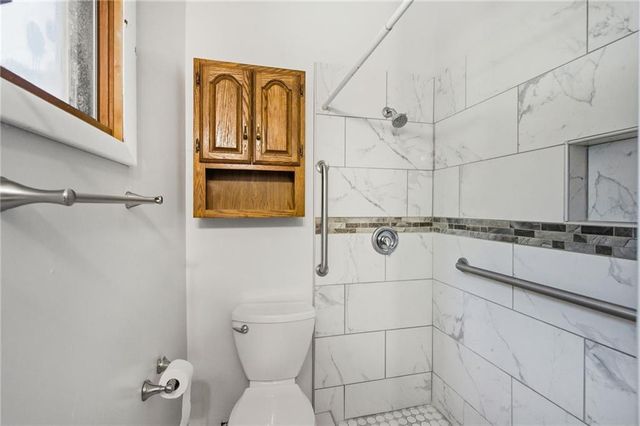 5619 FARROW Avenue, Kansas City, KS 66104