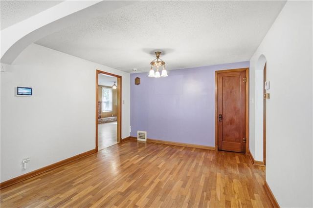 5619 FARROW Avenue, Kansas City, KS 66104