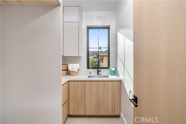 12207 Valleyheart Drive, Studio City (los Angeles), CA 91604