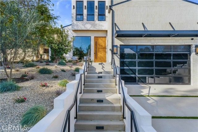 12207 Valleyheart Drive, Studio City (los Angeles), CA 91604