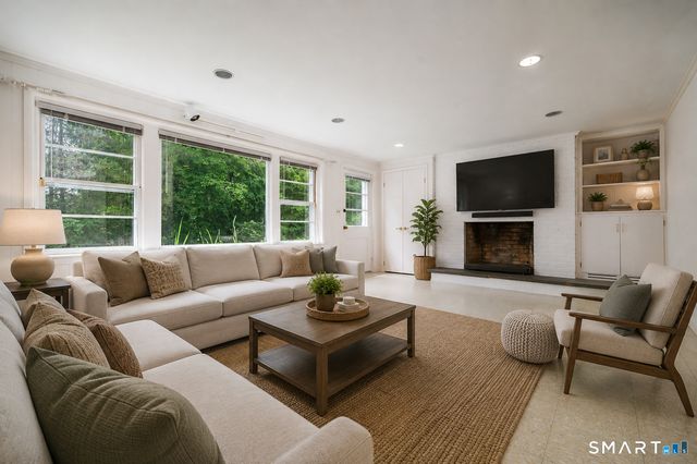 79 Janes Lane, Stamford, CT 06903