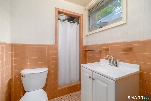79 Janes Lane, Stamford, CT 06903
