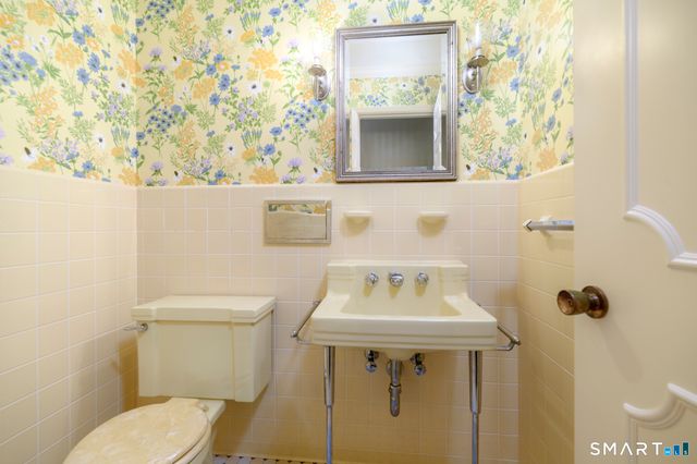 79 Janes Lane, Stamford, CT 06903