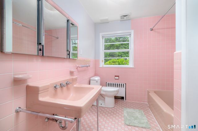 79 Janes Lane, Stamford, CT 06903