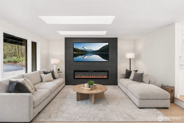 5310 Camelot Drive SW, Olympia, WA 98512