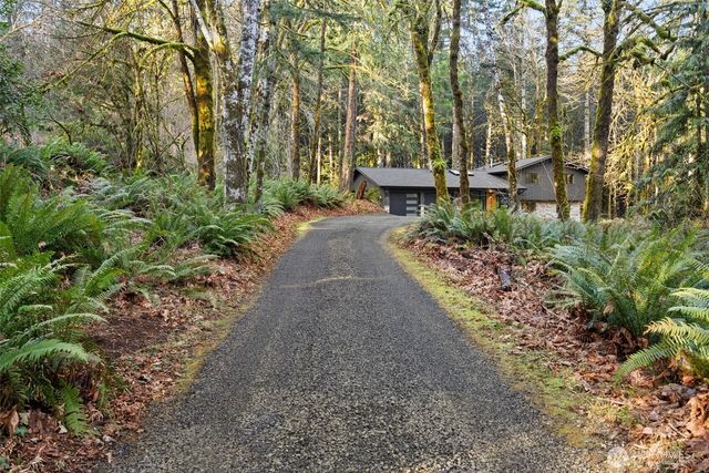 5310 Camelot Drive SW, Olympia, WA 98512