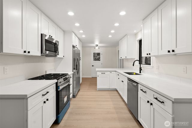 5310 Camelot Drive SW, Olympia, WA 98512