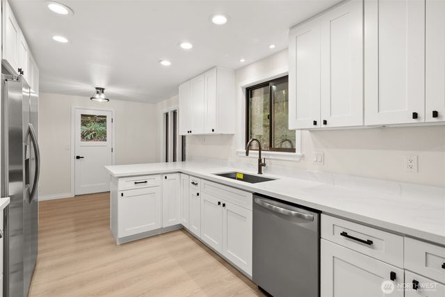 5310 Camelot Drive SW, Olympia, WA 98512